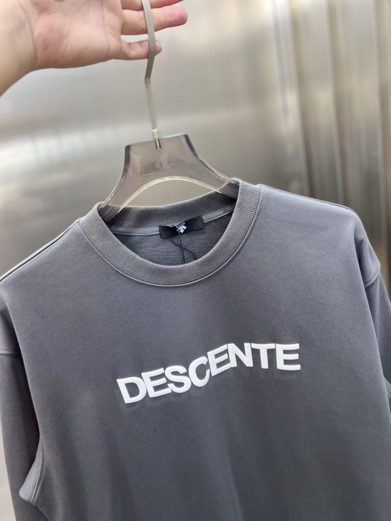 Descente Hoodies